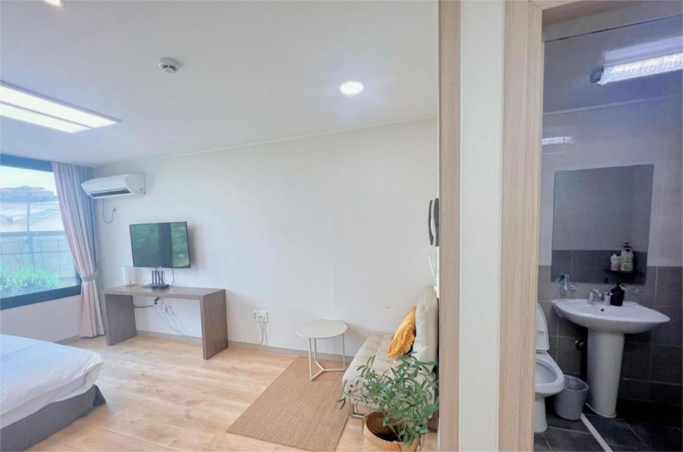 Living In Jeju Island Apartment Exterior foto