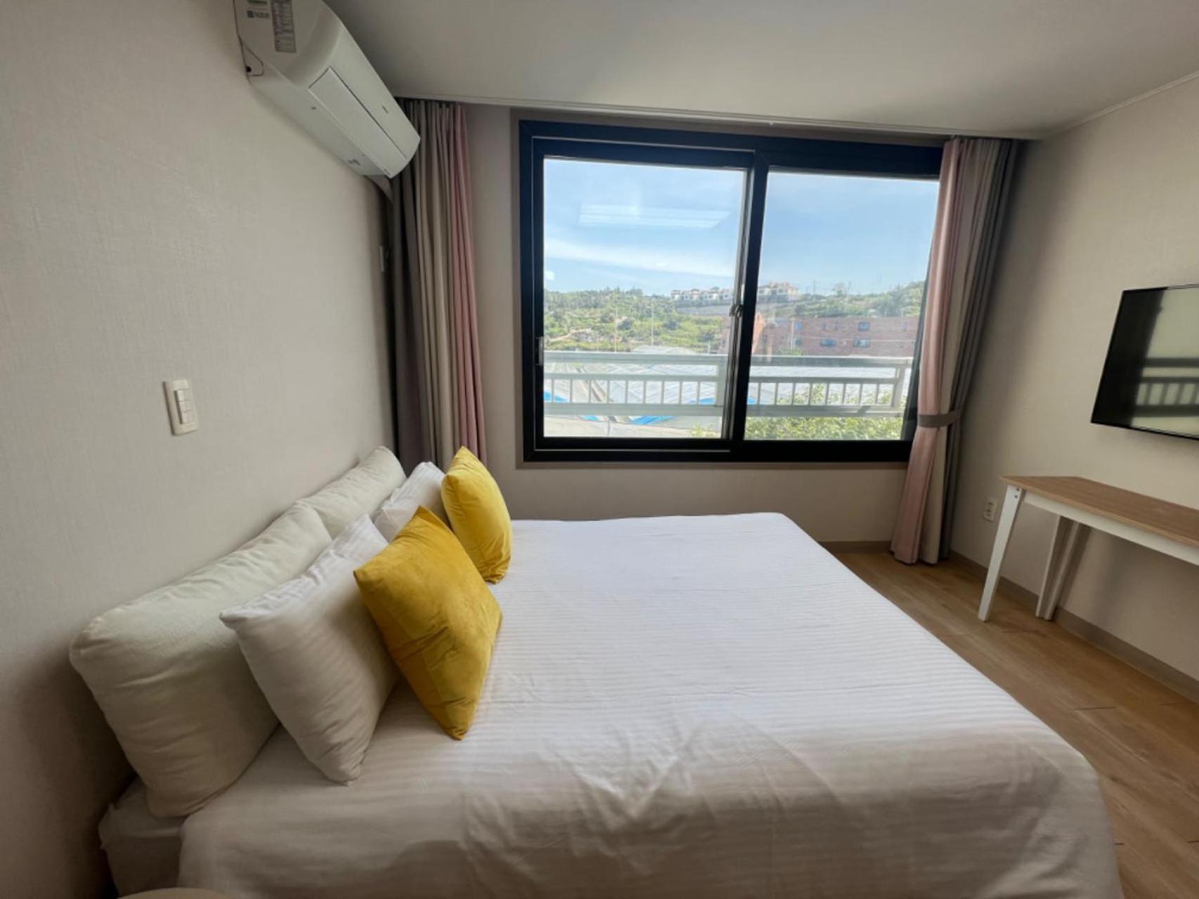 Living In Jeju Island Apartment Exterior foto